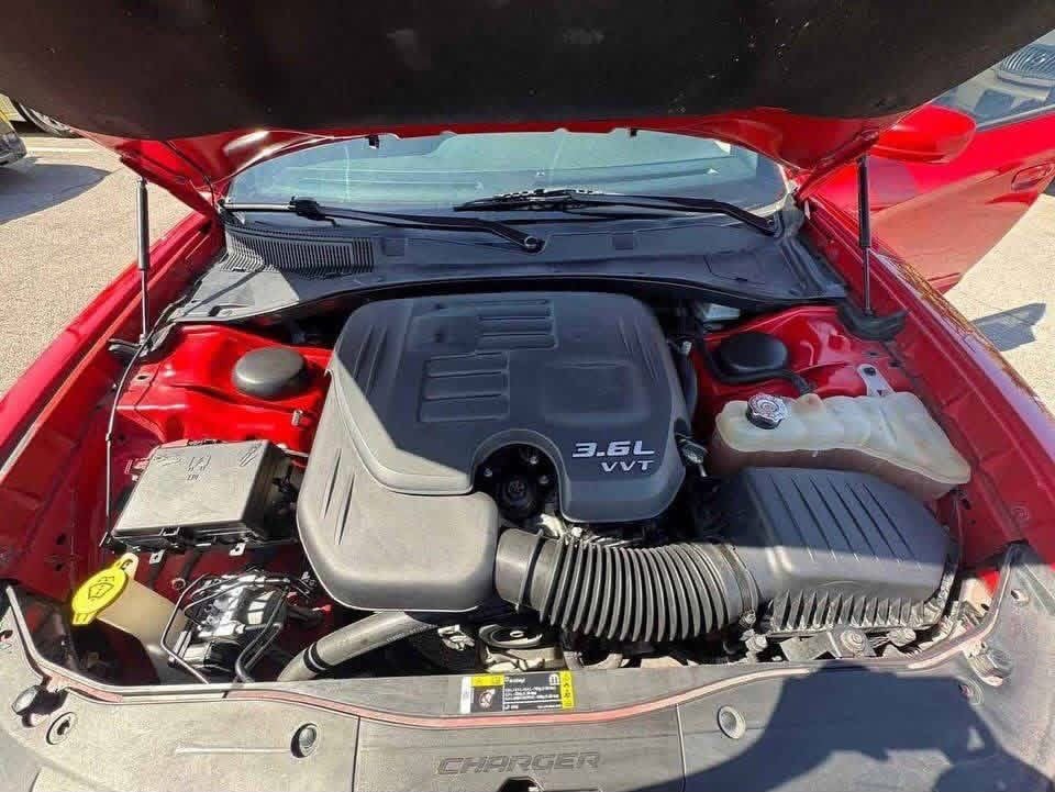 2020 Dodge Charger SXT - Image 5