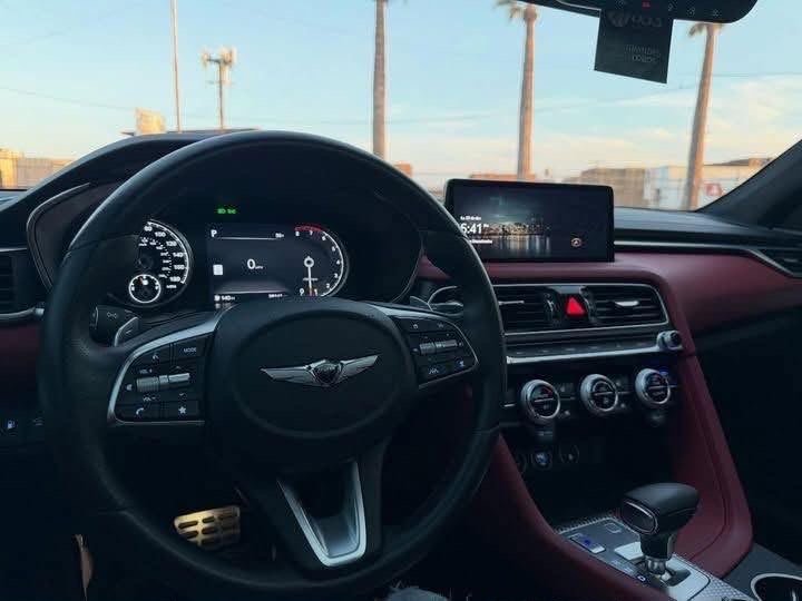 2023 Genesis G70 3.3T - Image 9