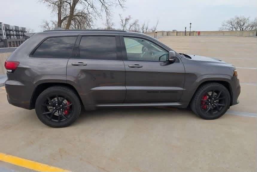 2019 Jeep Grand Cherokee SRT - Image 4