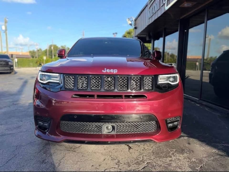 2017 Jeep Grand Cherokee Laredo – Clean Title | 4WD