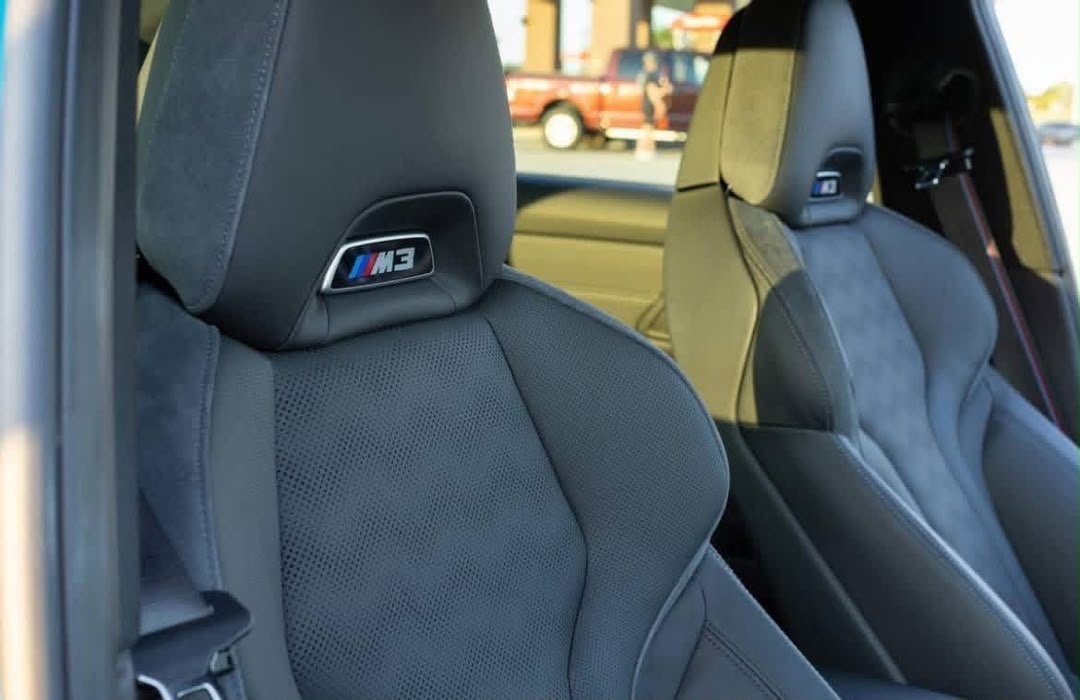 2025 BMW M3 Competition - Image 11