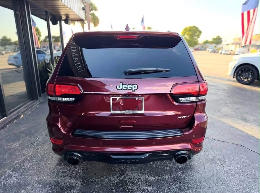 2017 Jeep Grand Cherokee Laredo – Clean Title | 4WD - Image 3