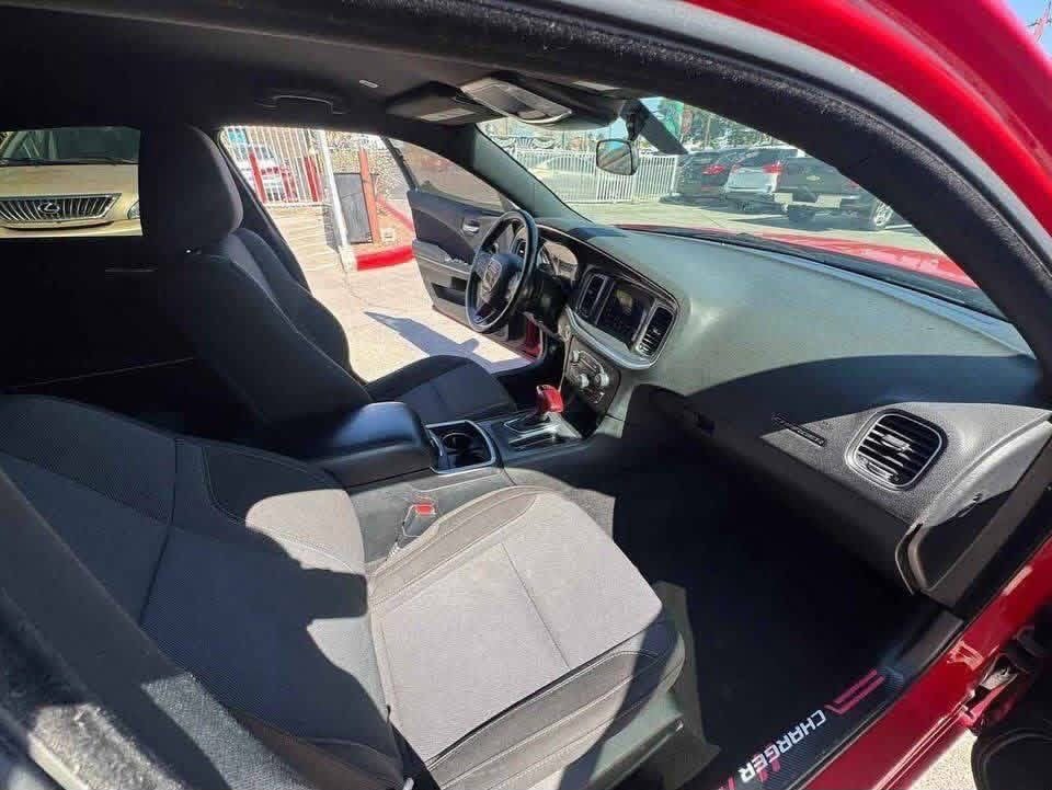 2020 Dodge Charger SXT - Image 7