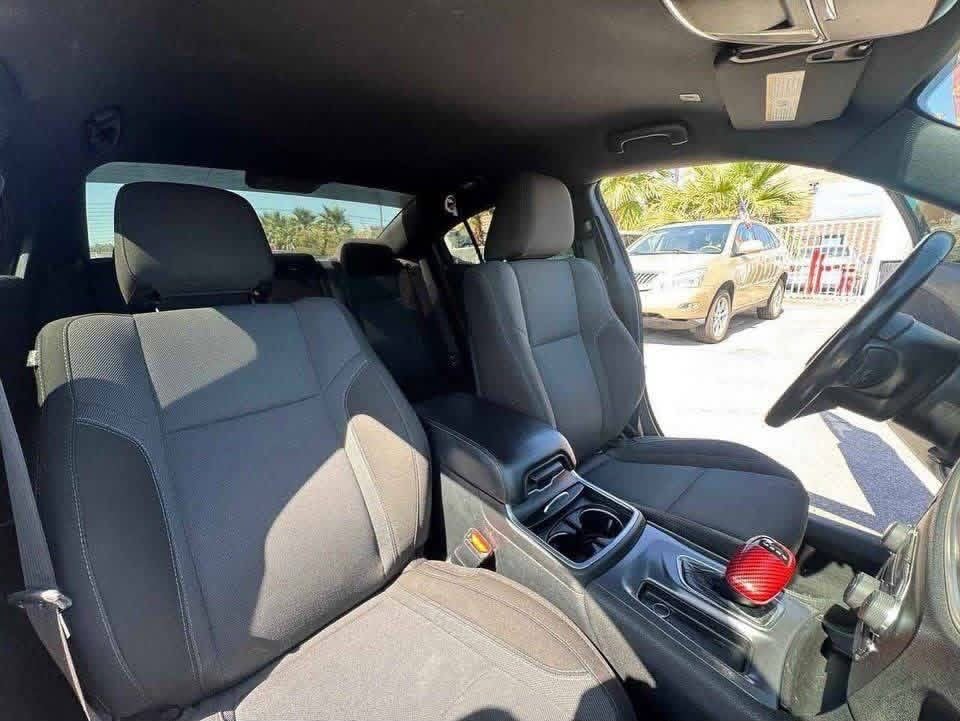 2020 Dodge Charger SXT - Image 9