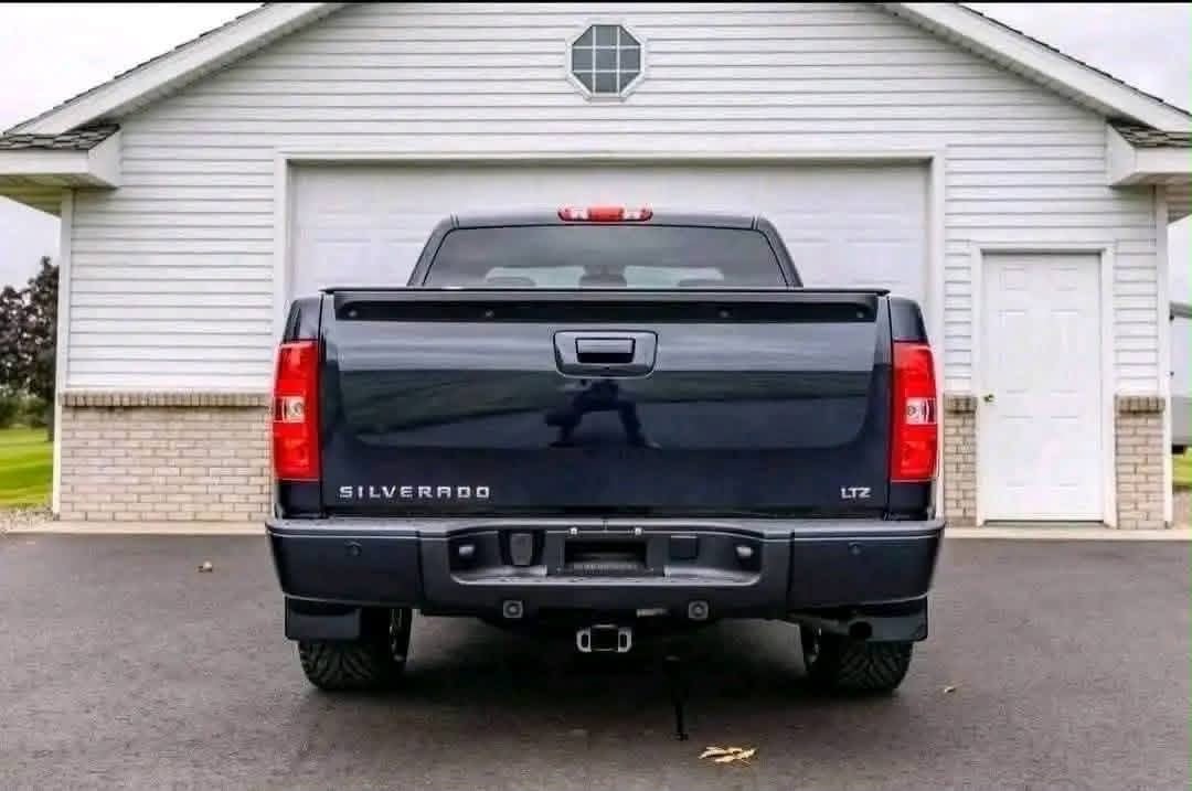 2007 Chevrolet Silverado 1500 LTZ 4x4 - Image 6