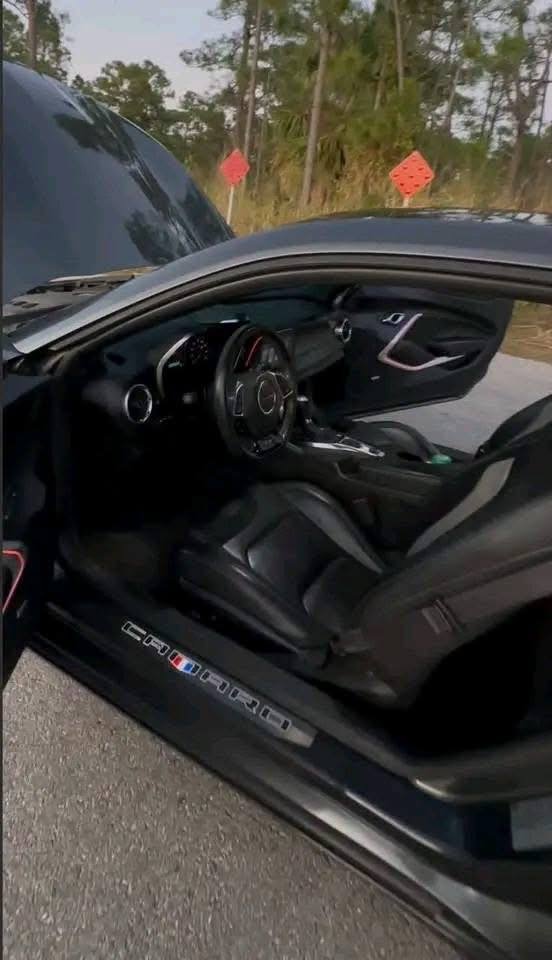 2017 Chevrolet Camaro RS - Image 6