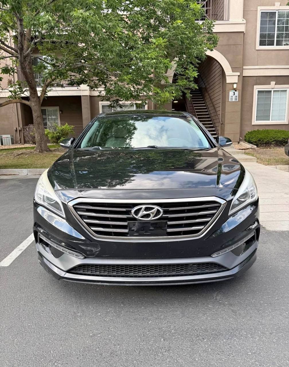 2015 Hyundai Sonata Limited – Fully Loaded & Exceptionally Clean