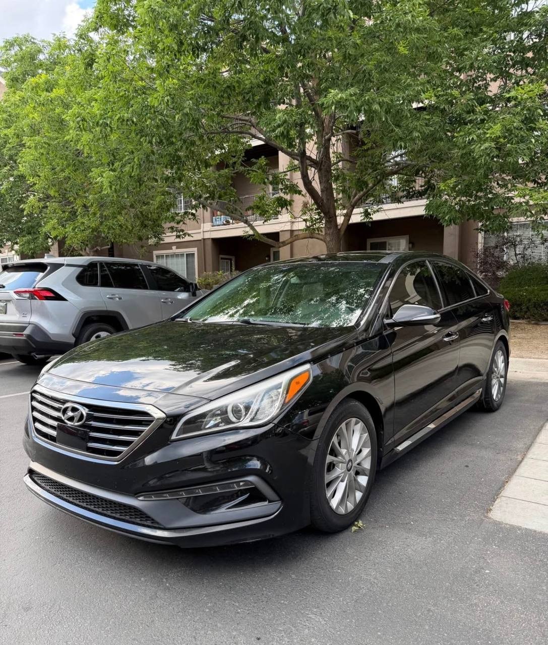 2015 Hyundai Sonata Limited – Fully Loaded & Exceptionally Clean - Image 3