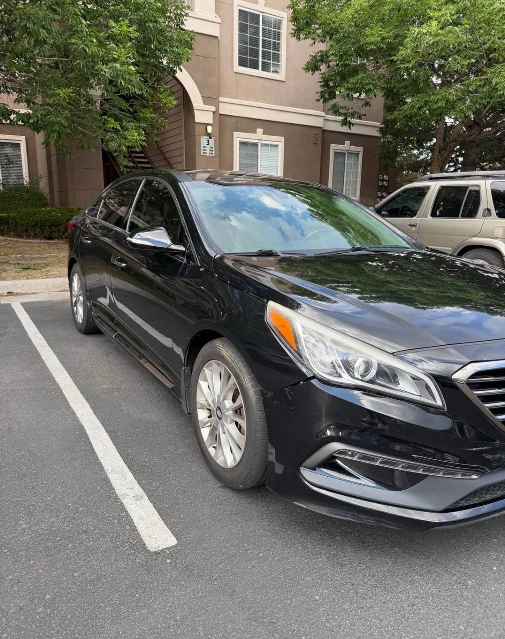 2015 Hyundai Sonata Limited – Fully Loaded & Exceptionally Clean - Image 4