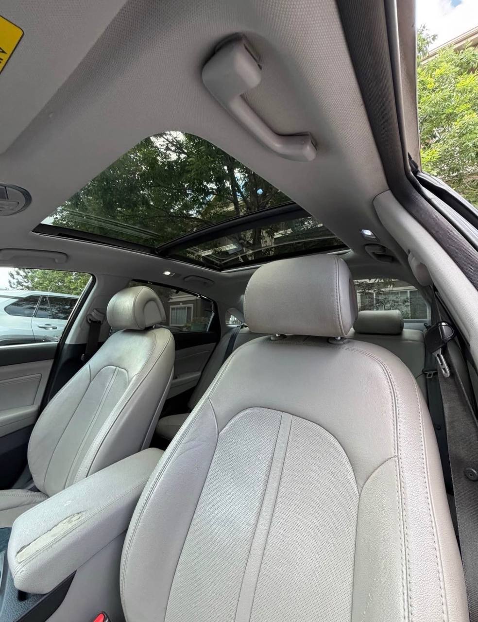 2015 Hyundai Sonata Limited – Fully Loaded & Exceptionally Clean - Image 8