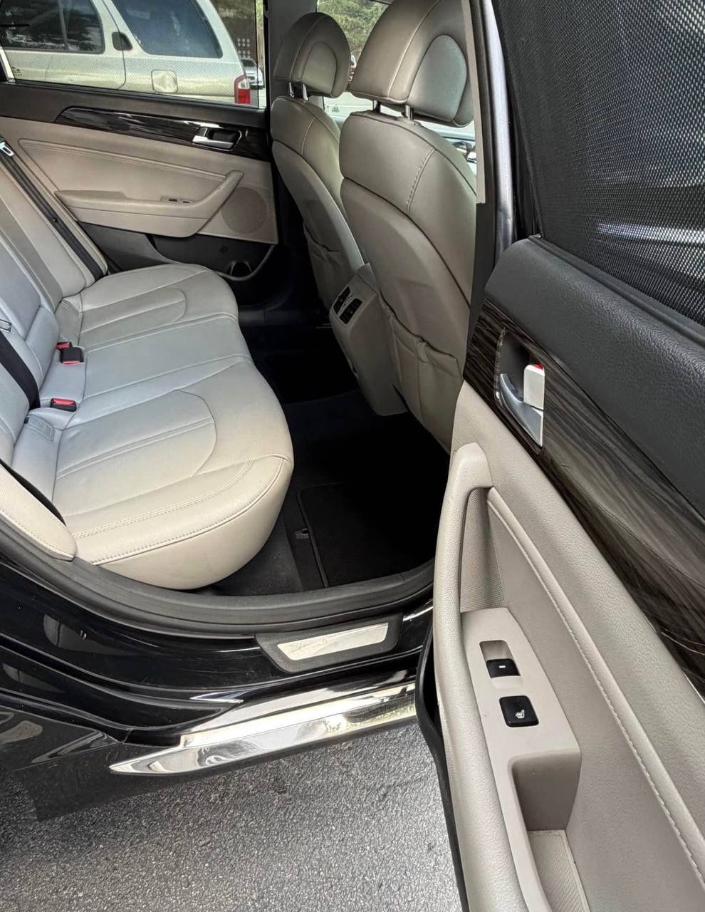 2015 Hyundai Sonata Limited – Fully Loaded & Exceptionally Clean - Image 10