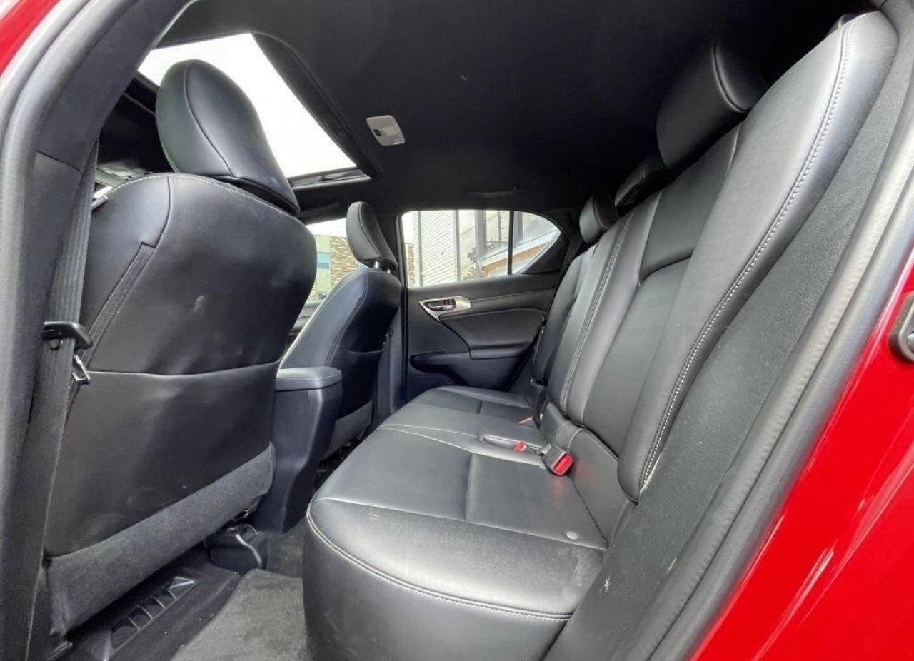 2014 Lexus CT 200h - Image 8