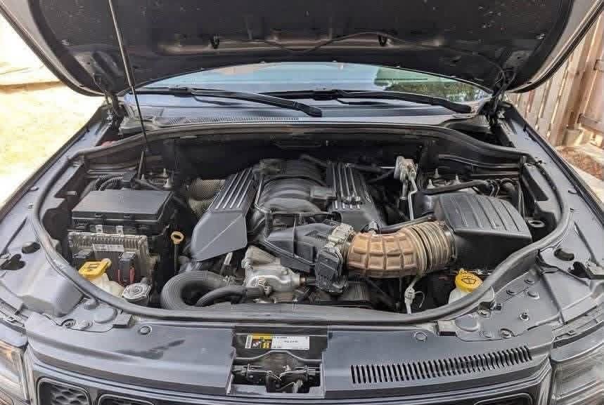 2019 Jeep Grand Cherokee SRT - Image 11