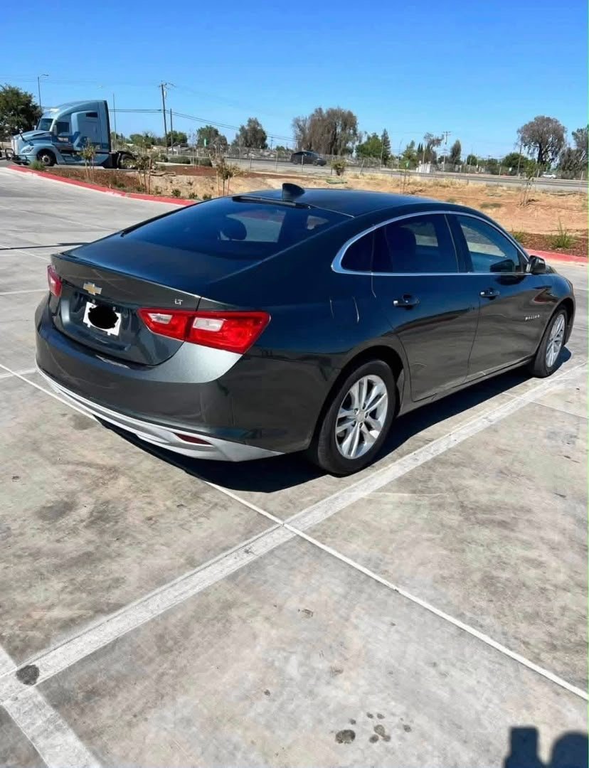 2017 Chevrolet Malibu LT - Image 6