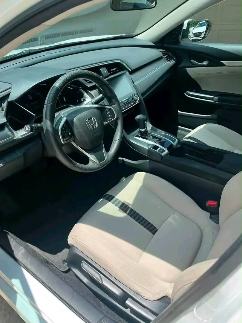 2017 Honda Civic EX - Image 6