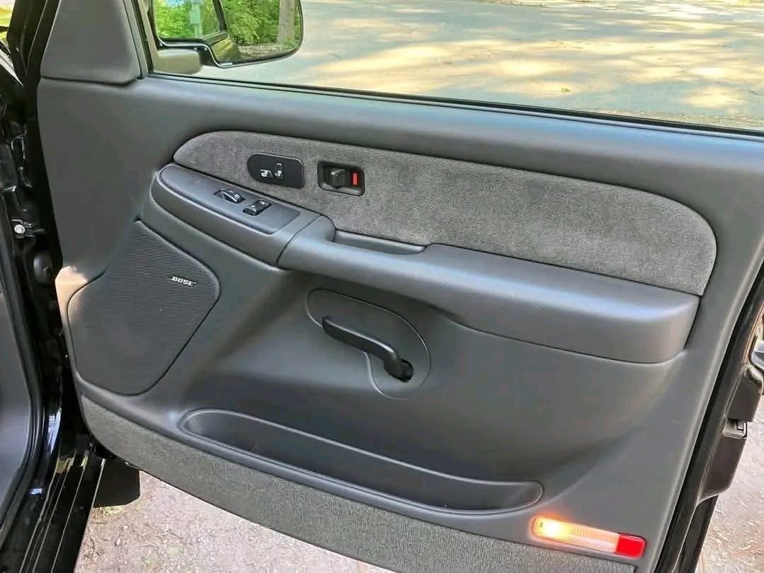 2003 Chevrolet Silverado - Image 5
