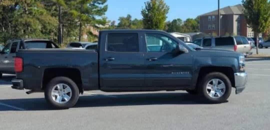 2018 Chevrolet Silverado 1500 LT Crew Cab Short Box 2WD - Image 6