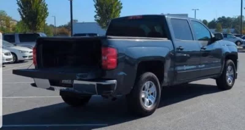 2018 Chevrolet Silverado 1500 LT Crew Cab Short Box 2WD - Image 4