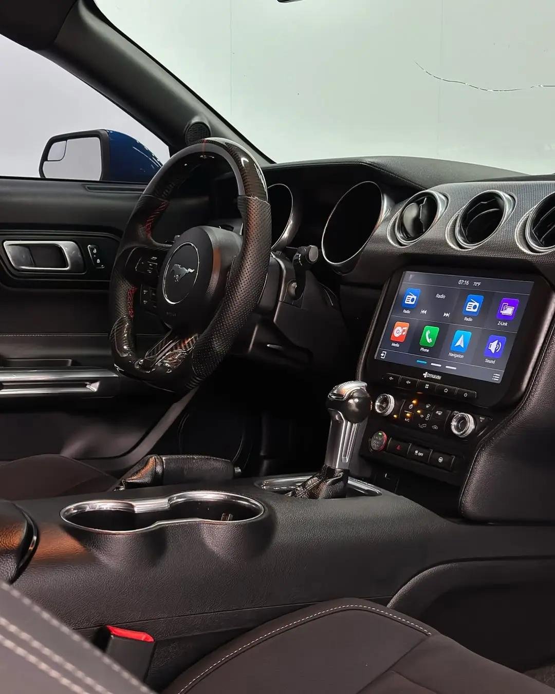2018 Ford Mustang GT 5.0L V8 Premium Coupe - Image 14