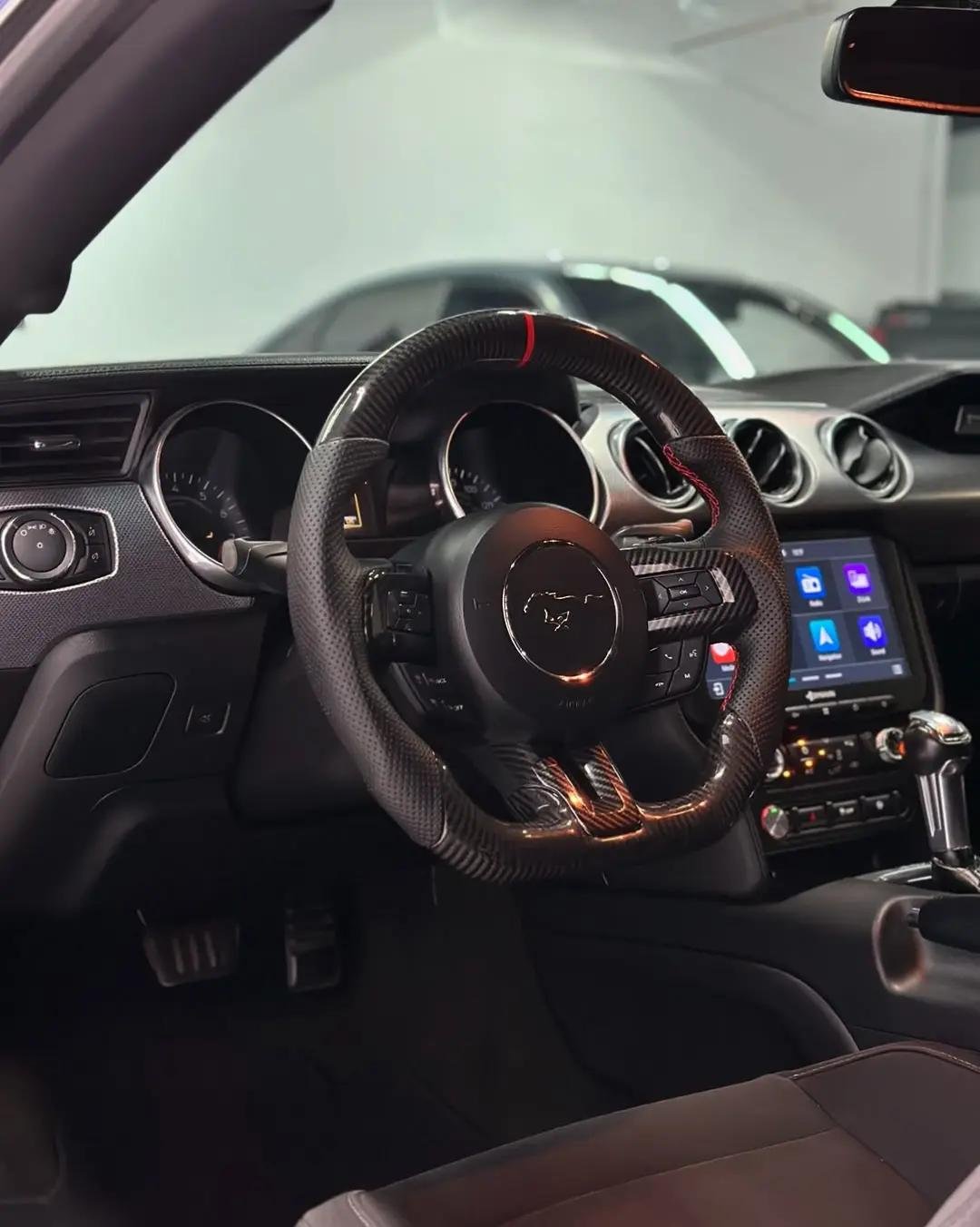 2018 Ford Mustang GT 5.0L V8 Premium Coupe - Image 10