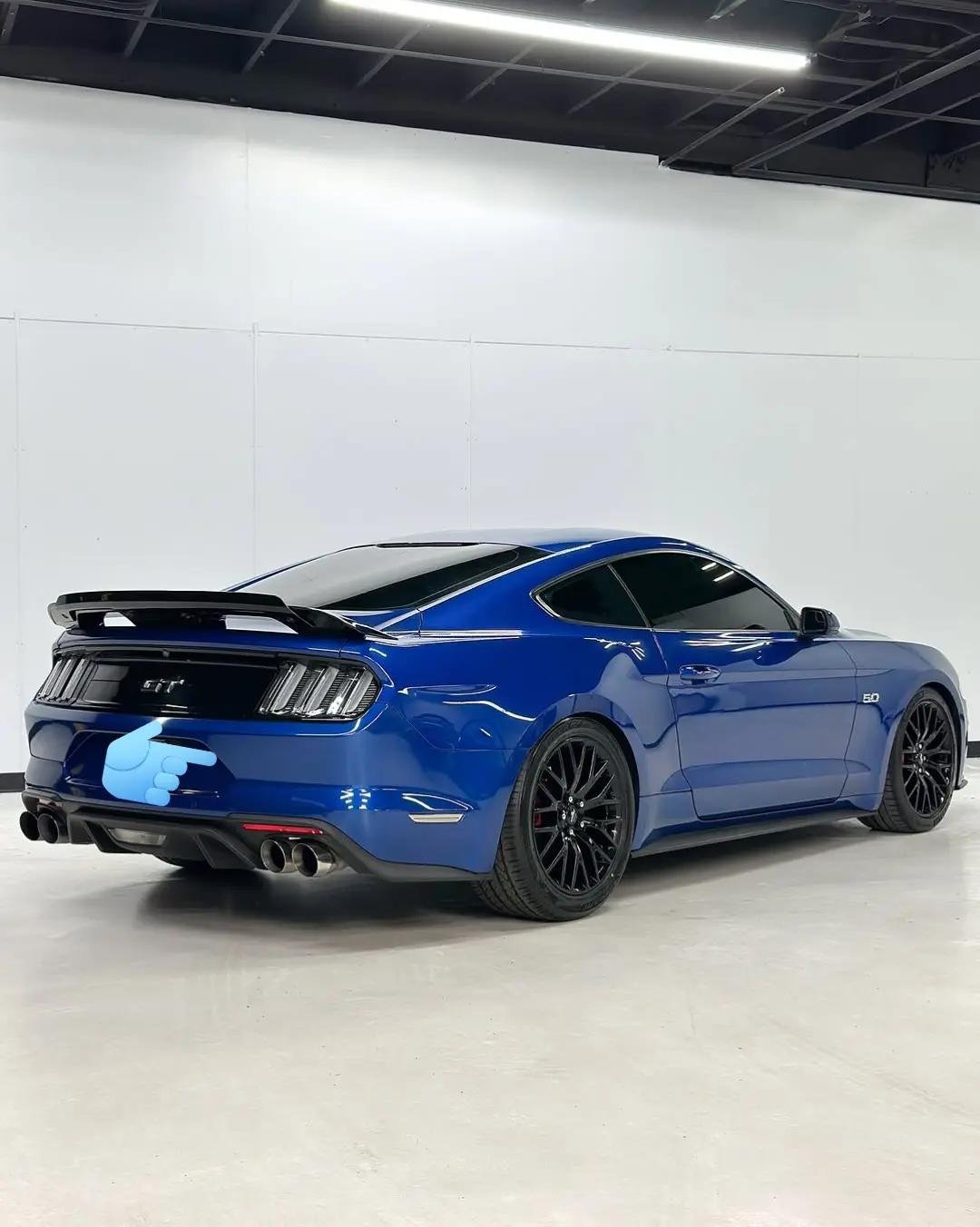 2018 Ford Mustang GT 5.0L V8 Premium Coupe - Image 7