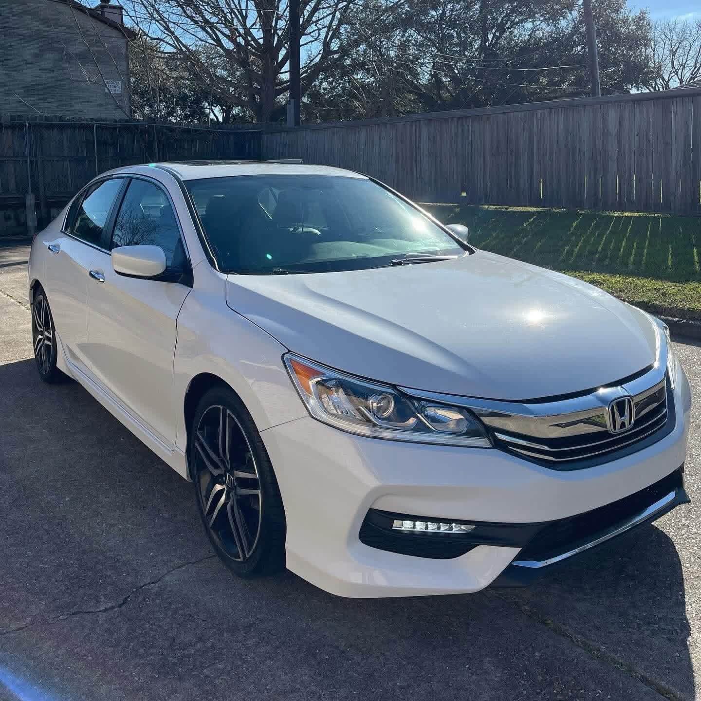 2017 Honda Accord Sport Special Edition - Image 4