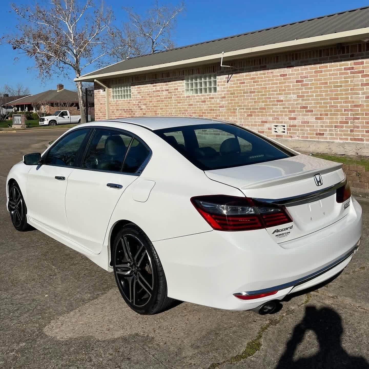 2017 Honda Accord Sport Special Edition - Image 6