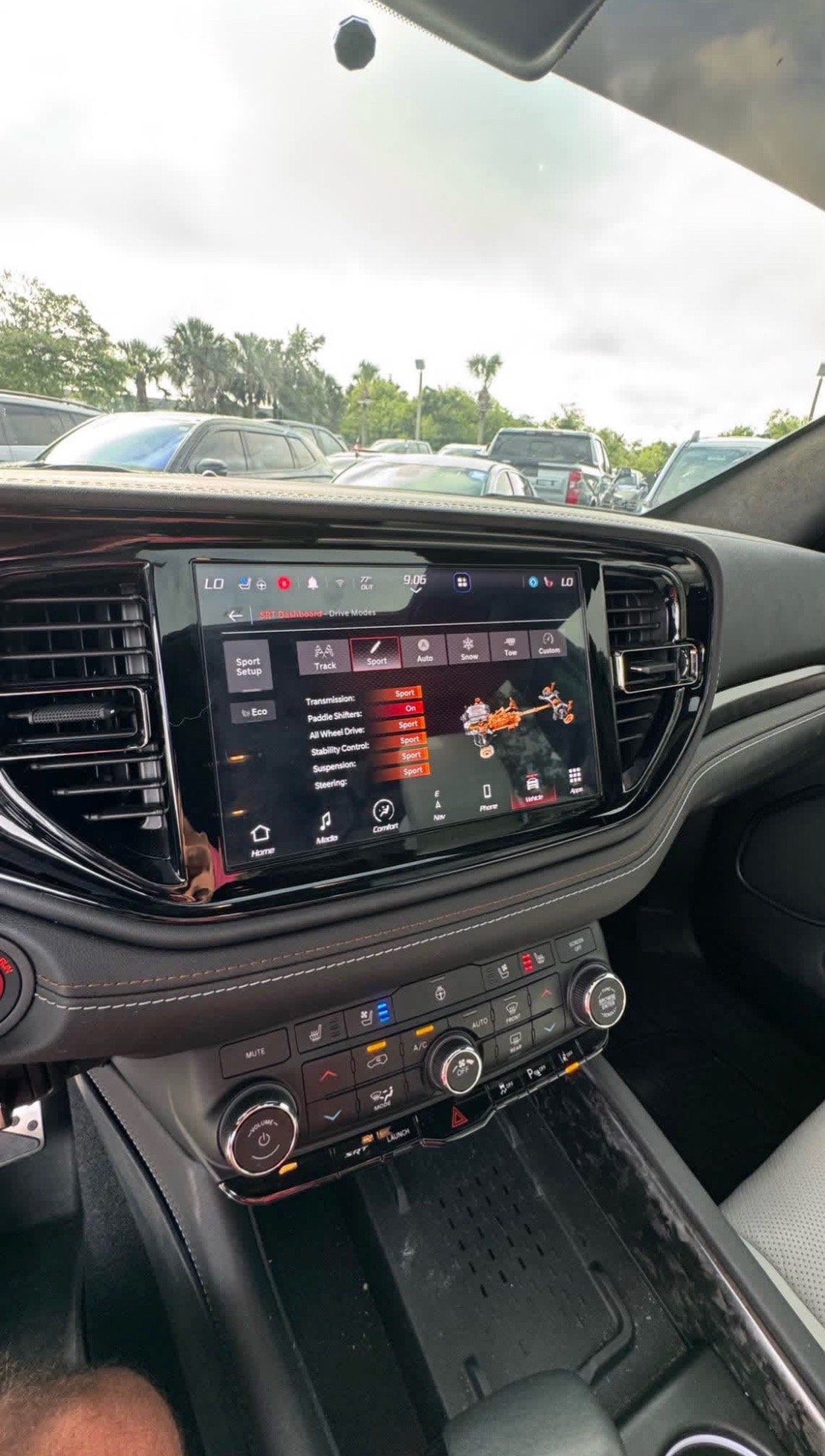2025 Dodge Durango SRT Hellcat Hammerhead – Premium Sport Utility 4D - Image 9